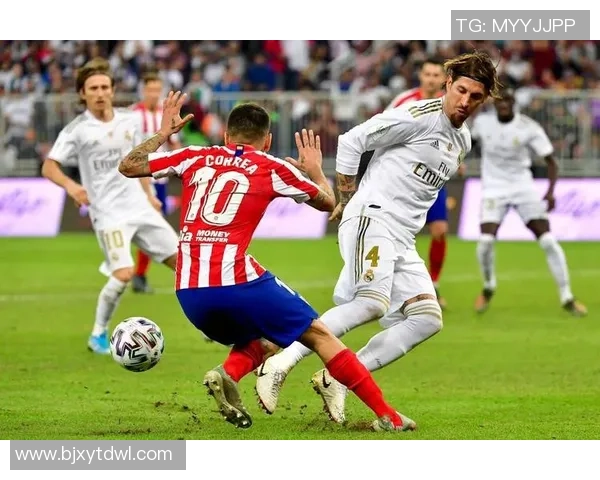 西超杯精彩对决马德里竞技与巴萨上半场激战回顾